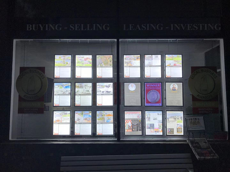 Real-Estate Window LED Display Set